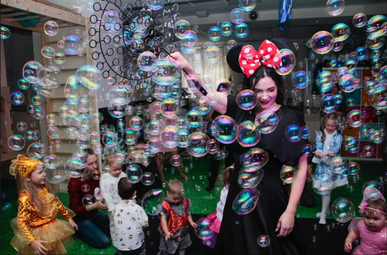 Новогодняя программа с Миньонами для детей в Находке