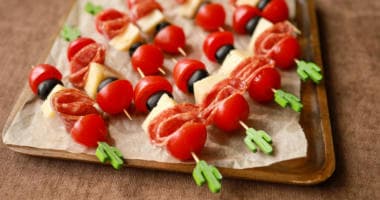 Канапе с сервелатом - Фуршетное меню для детского праздника с доставкой в Находке