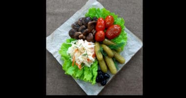 Тарелка с соленьями - Банкетные блюда для детского праздника с доставкой в Находке