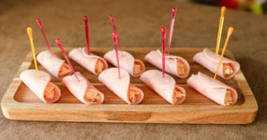 Рулетики из ветчины с сыром - Фуршетное меню для детского праздника с доставкой в Находке