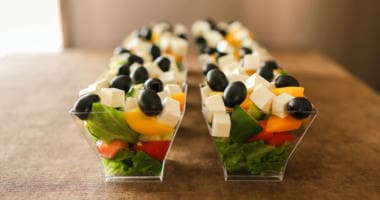 Греческий салат - Фуршетное меню для детского праздника с доставкой в Находке