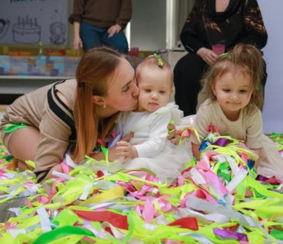 Неоновое ленточное шоу - фото услуги для детского праздника в Находке - фото 5