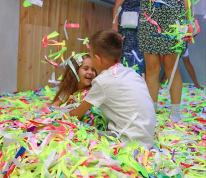 Неоновое ленточное шоу - фото услуги для детского праздника в Находке - фото 12