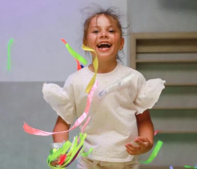 Неоновое ленточное шоу - фото услуги для детского праздника в Находке - фото 15