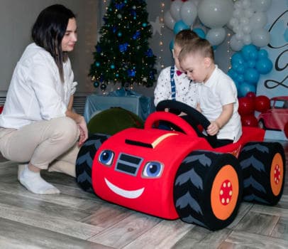 Мягкая машинка Маквин или Вспыш в прокат - фото услуги для детского праздника в Находке - фото 2