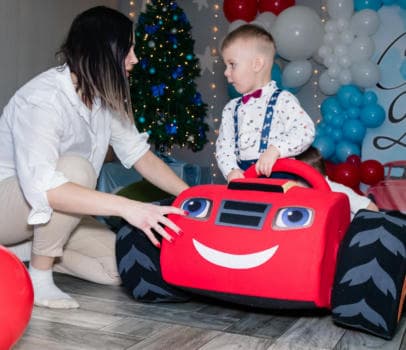 Мягкая машинка Маквин или Вспыш в прокат - фото услуги для детского праздника в Находке - фото 3