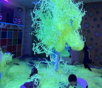 Неоновое Лайт ленточное шоу - фото услуги для детского праздника в Находке - фото 2