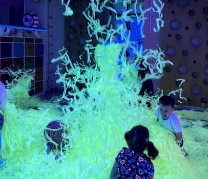 Неоновое Лайт ленточное шоу - фото услуги для детского праздника в Находке - фото 4