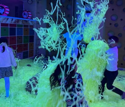 Неоновое Лайт ленточное шоу - фото услуги для детского праздника в Находке - фото 5