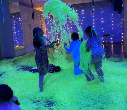 Неоновое Лайт ленточное шоу - фото услуги для детского праздника в Находке - фото 6