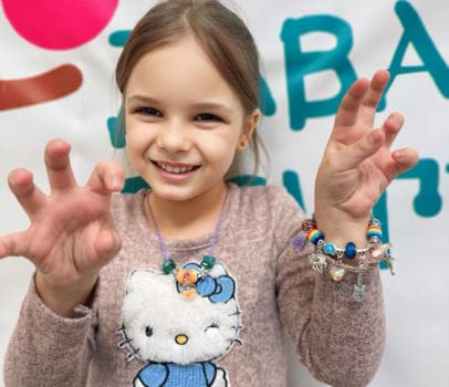 Браслет с шармами - фото услуги для детского праздника в Находке - фото 5