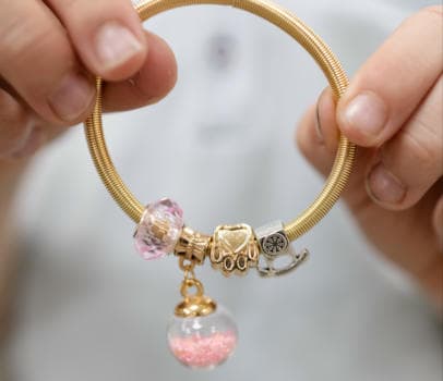 Браслет с шармами - фото услуги для детского праздника в Находке - фото 12