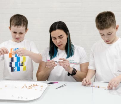 Браслет с шармами - фото услуги для детского праздника в Находке - фото 15