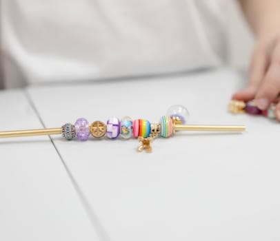 Браслет с шармами - фото услуги для детского праздника в Находке - фото 20