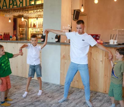 Интерьер студии вкуса Характер в Находке - банкетный зал для детских праздников, фото 14