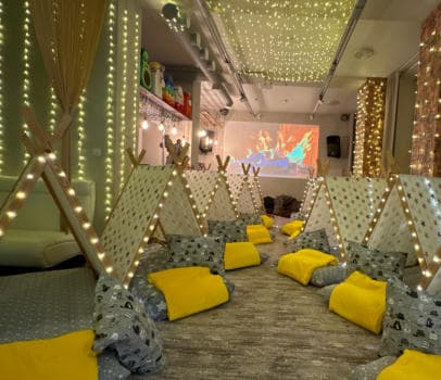 Интерьер студии вкуса Характер в Находке - банкетный зал для детских праздников, фото 34