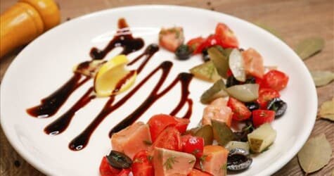 Салат с подкоп.кетой - Банкетные блюда для детского праздника с доставкой в Находке, цена 620 руб.